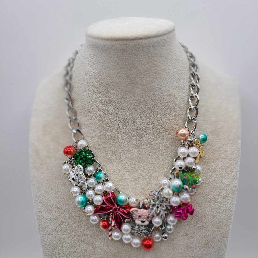 Betsey Johnson Christmas Silver Tone Charm Pearl Statement Necklace NWT! - Picture 3 of 11